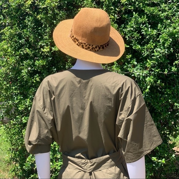 💋NWT Lovers + Friends Plunging Utility Short Romper - Picture 7 of 15